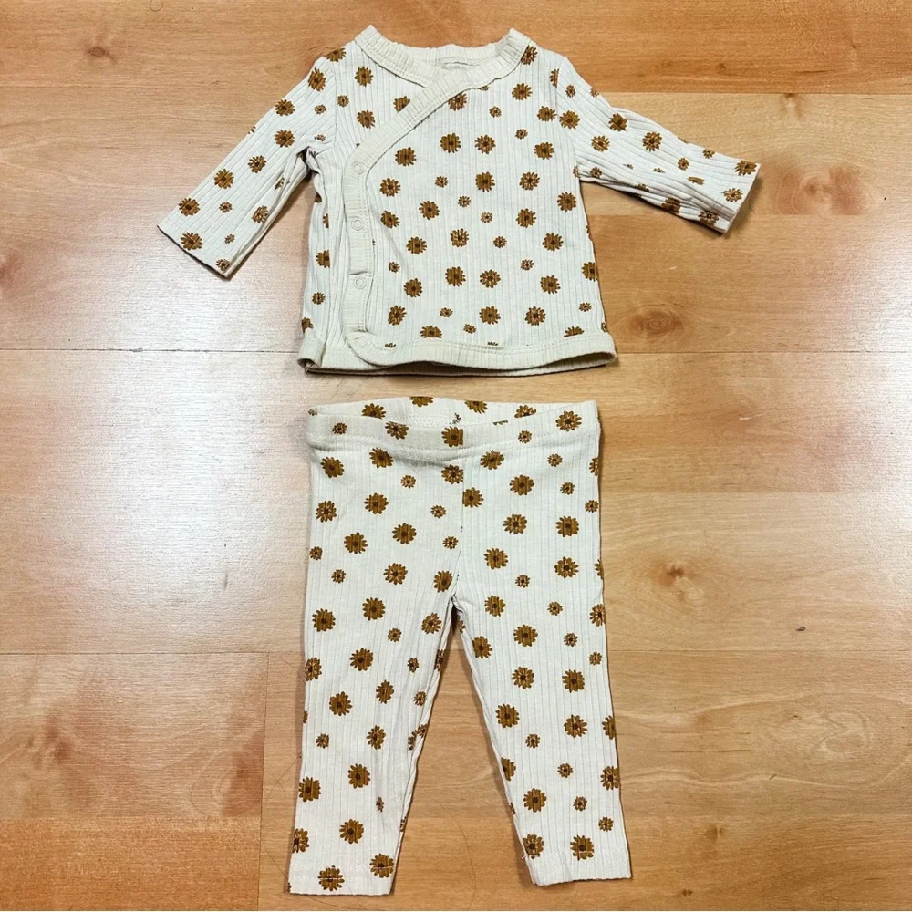 DreamGro 3-Piece Boho Floral Outfit & Plush Baby Girl 0-3M